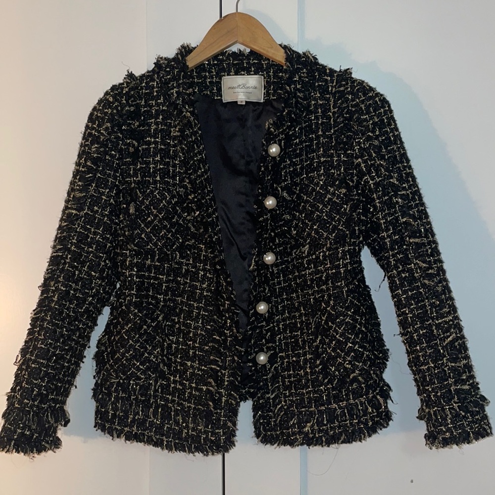 Tweed blazer gold and black with pearls (fits like a small)